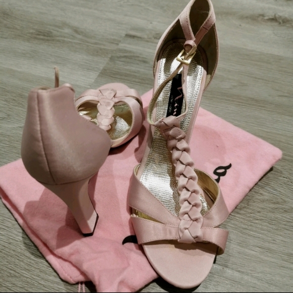 Nordstrom Nina ballet pink satin T strap heel - Picture 8 of 9